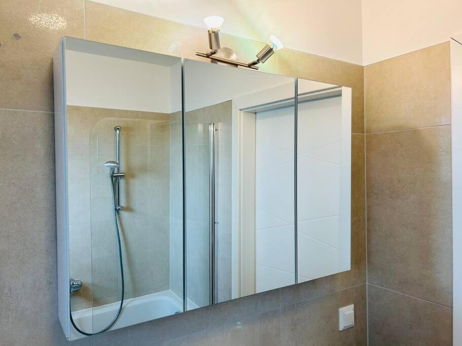 Sunny Modern Apartment With Balcony - Free Parking Wien Ngoại thất bức ảnh